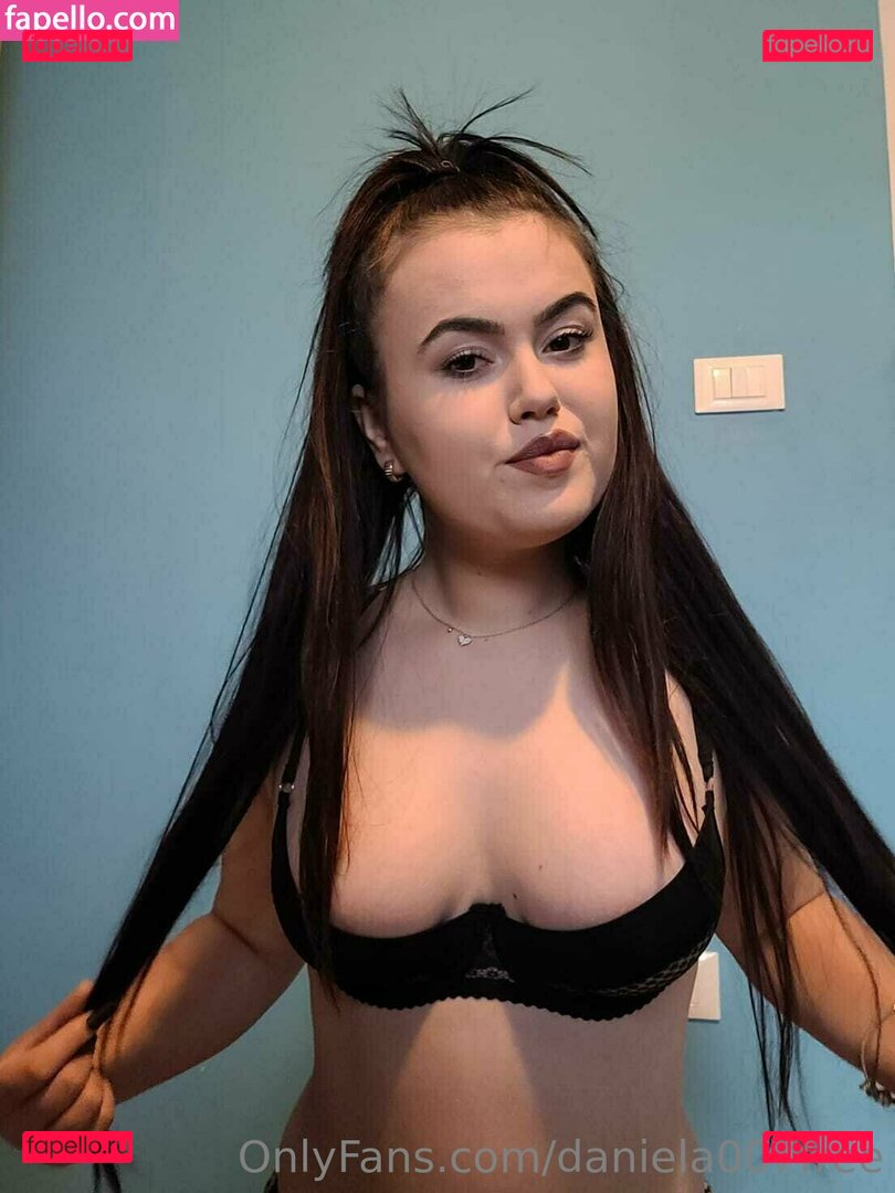 daniela007free / danielat07 Onlyfans Photo Gallery 