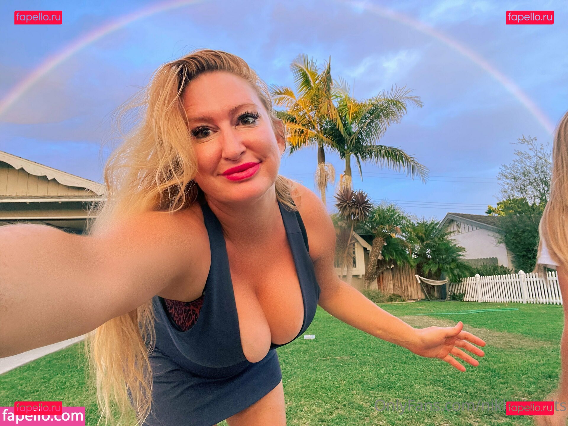 https: / nikkiebigtits Onlyfans Photo Gallery 