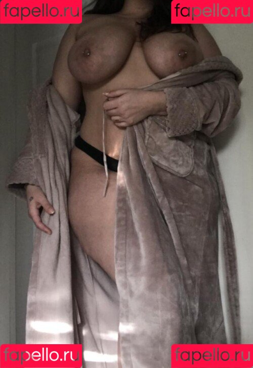 Katie Cummings / captainkcx Onlyfans Photo Gallery 