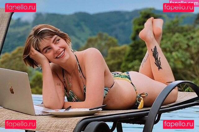 Triz Pariz / triz Onlyfans Photo Gallery 