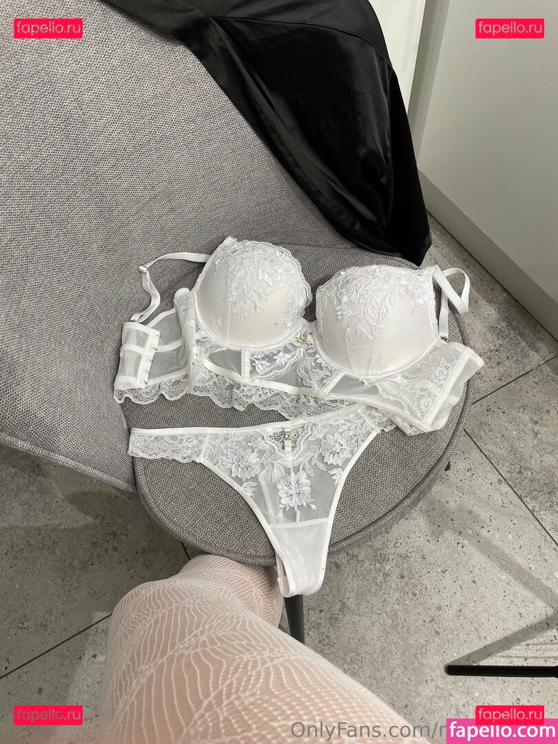 misa_r0se / misariarose Onlyfans Photo Gallery 