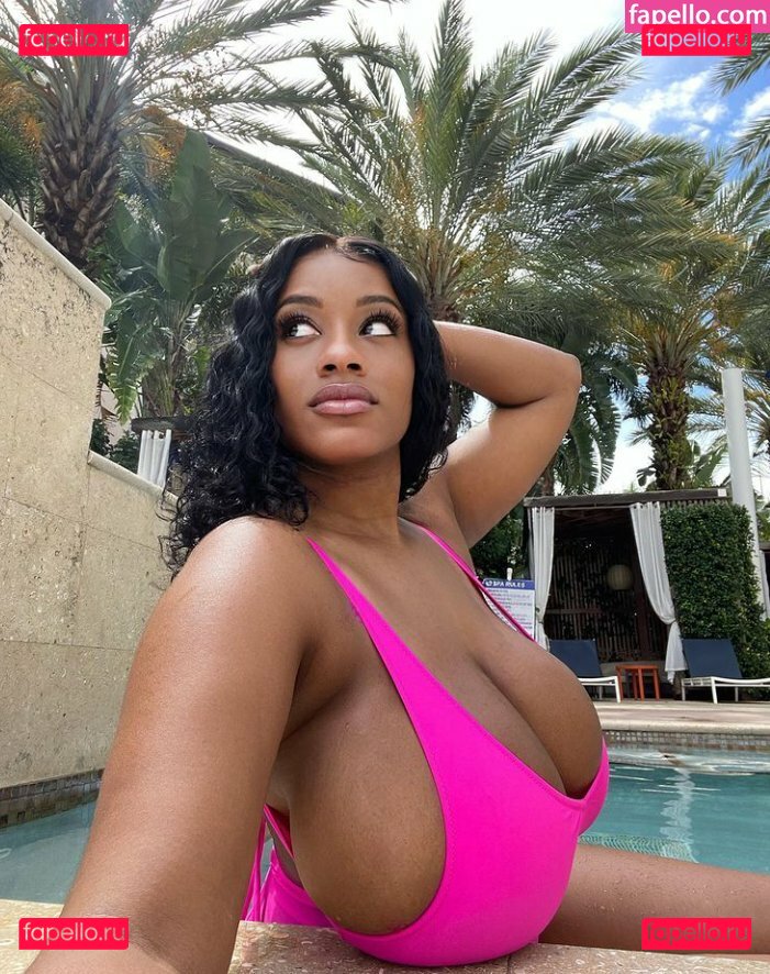 Paperp / Yanithebbody1 / yani.the.body / yanithebody1 Onlyfans Photo Gallery 