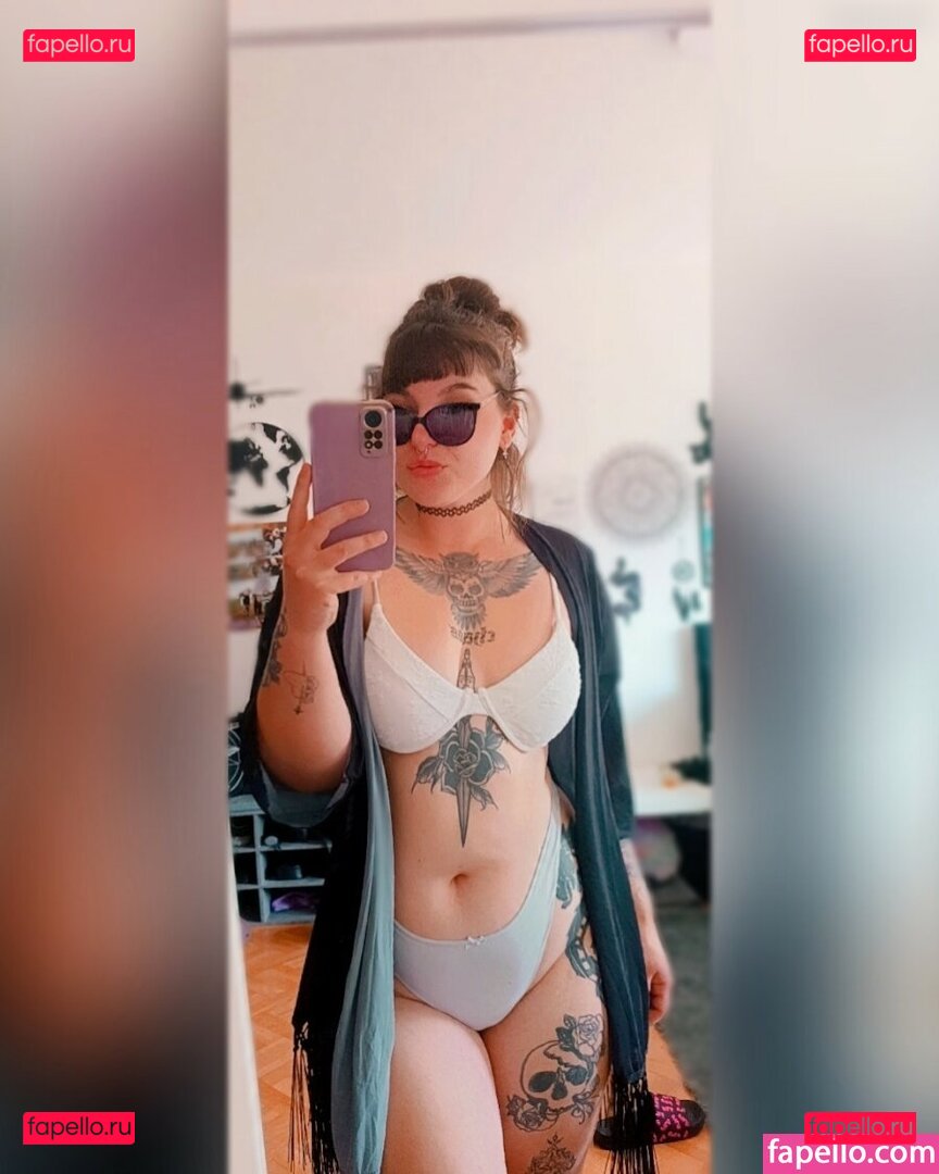 lenaofficial13 / xlenaa_official Onlyfans Photo Gallery 