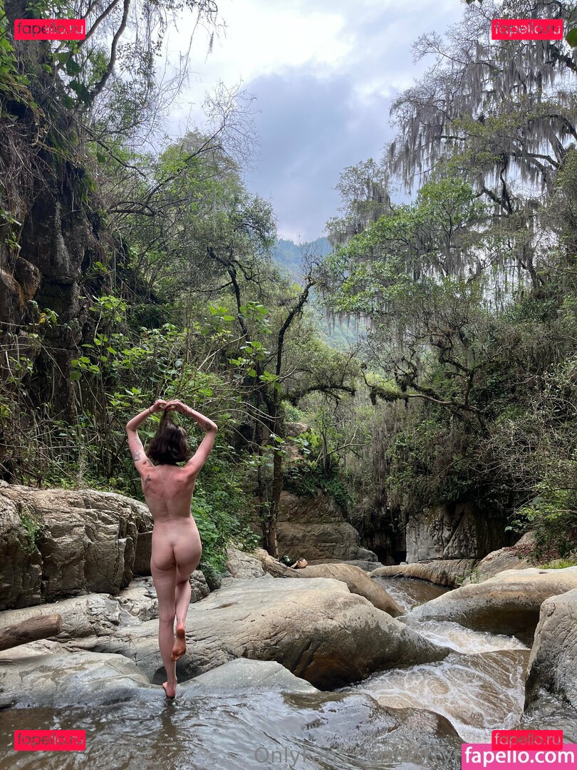 kittynippyhippie / littlenippyhippie Onlyfans Photo Gallery 