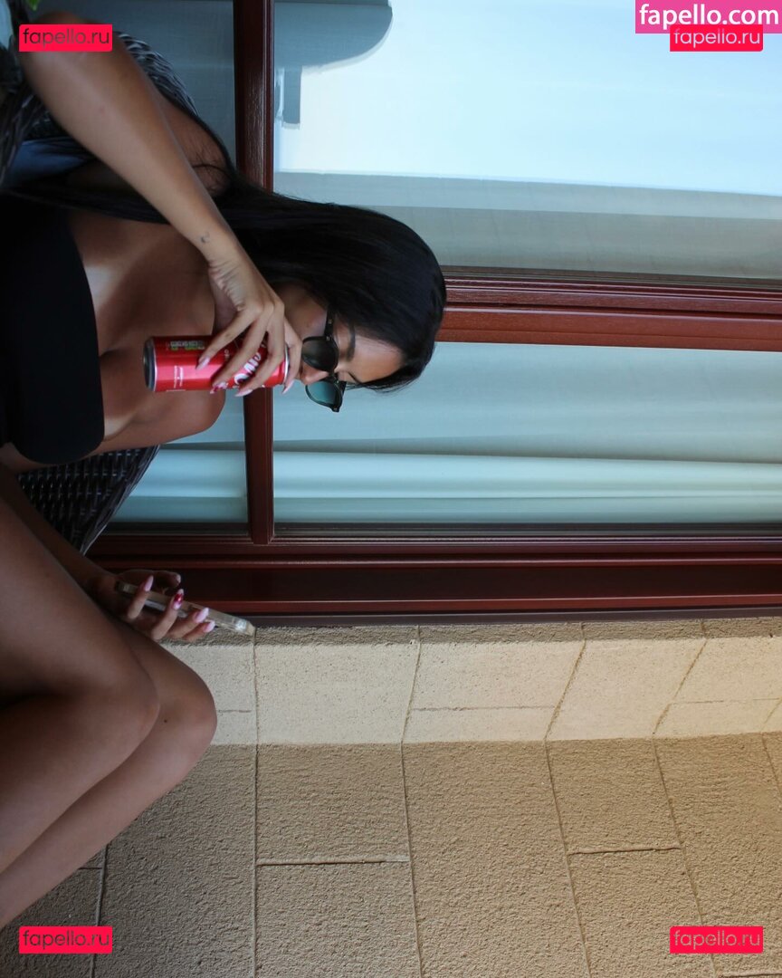 https: / liyamizrahii Onlyfans Photo Gallery 