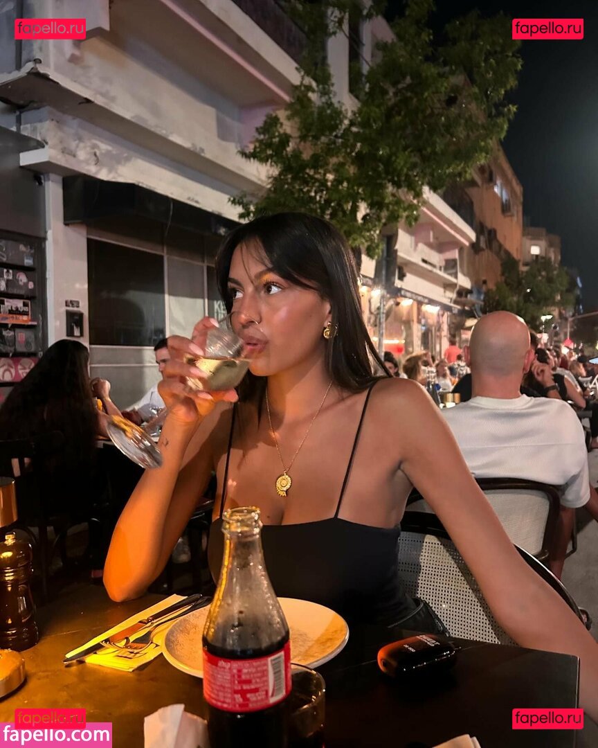 https: / liyamizrahii Onlyfans Photo Gallery 