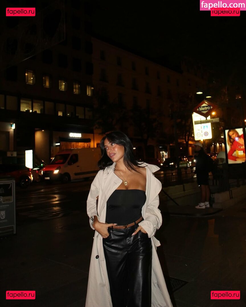 https: / liyamizrahii Onlyfans Photo Gallery 