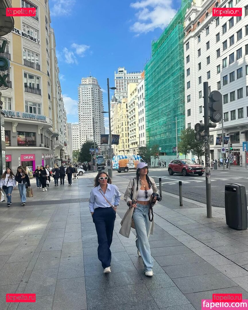 https: / liyamizrahii Onlyfans Photo Gallery 