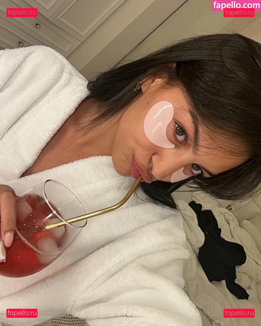 https: / liyamizrahii Onlyfans Photo Gallery 