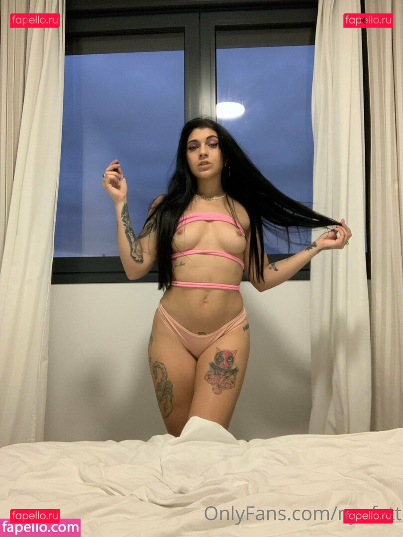 Epponine / Nynfett / eponineofficial Onlyfans Photo Gallery 