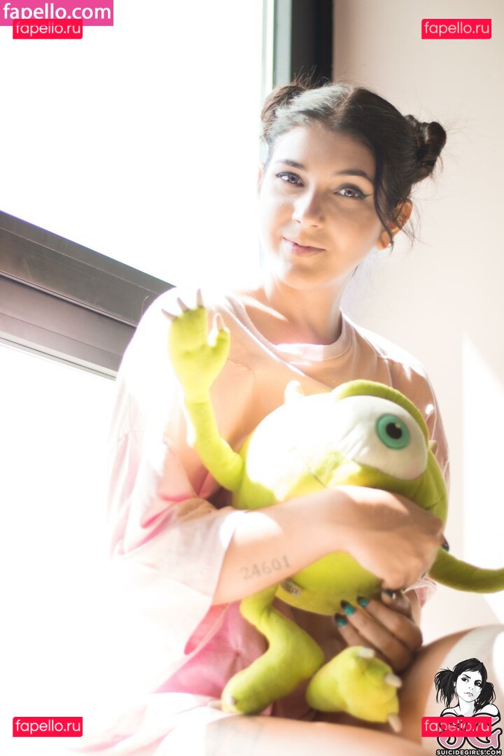 Epponine / Nynfett / eponineofficial Onlyfans Photo Gallery 