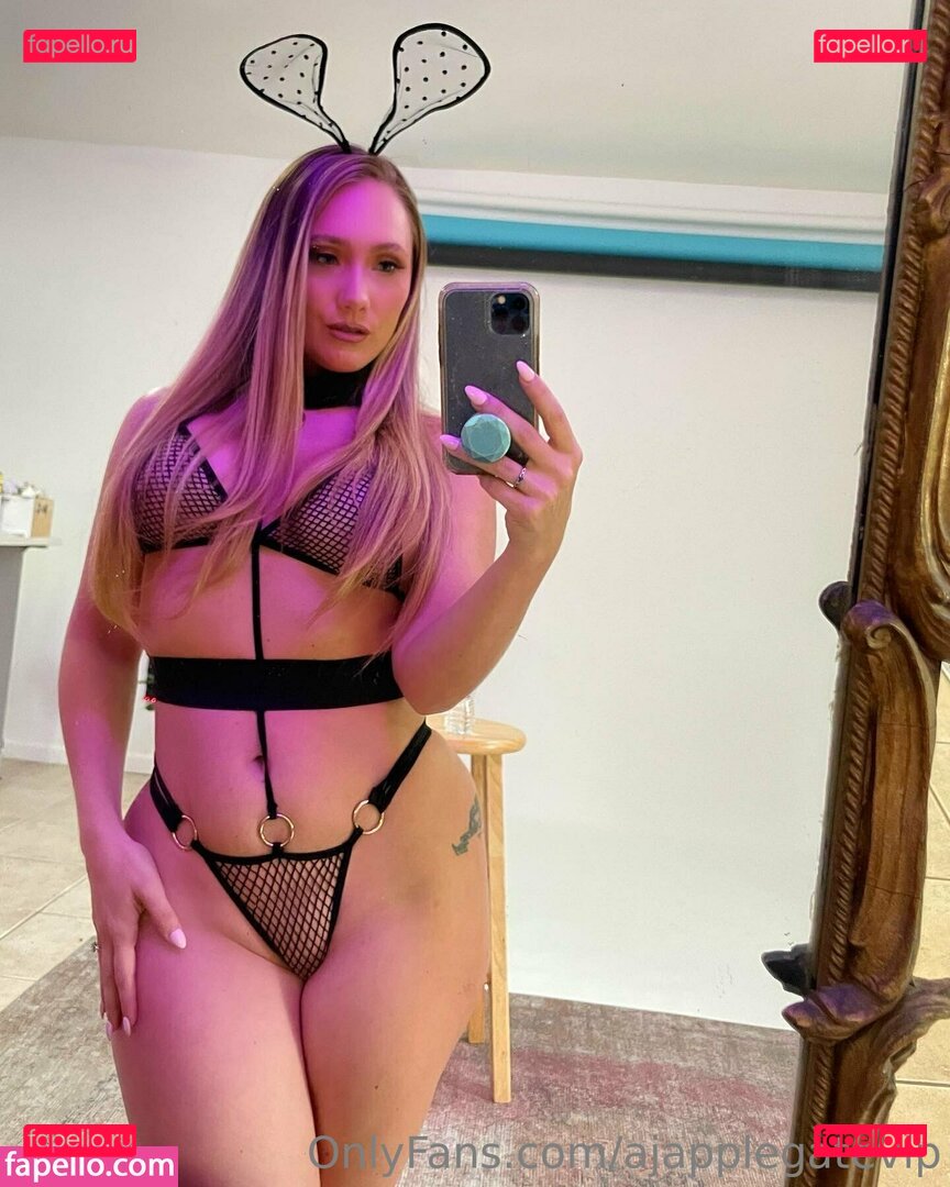 ajapplegatevip / realajapplegate Onlyfans Photo Gallery 