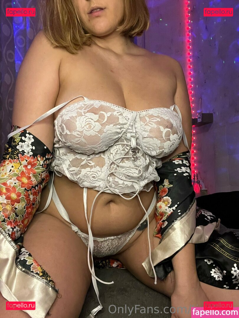 tiny.leah / tinyleah Onlyfans Photo Gallery 