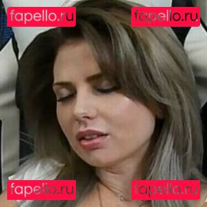 Beverly Hillson / snowbunnieee / xbeverlyhillson Onlyfans Photo Gallery 