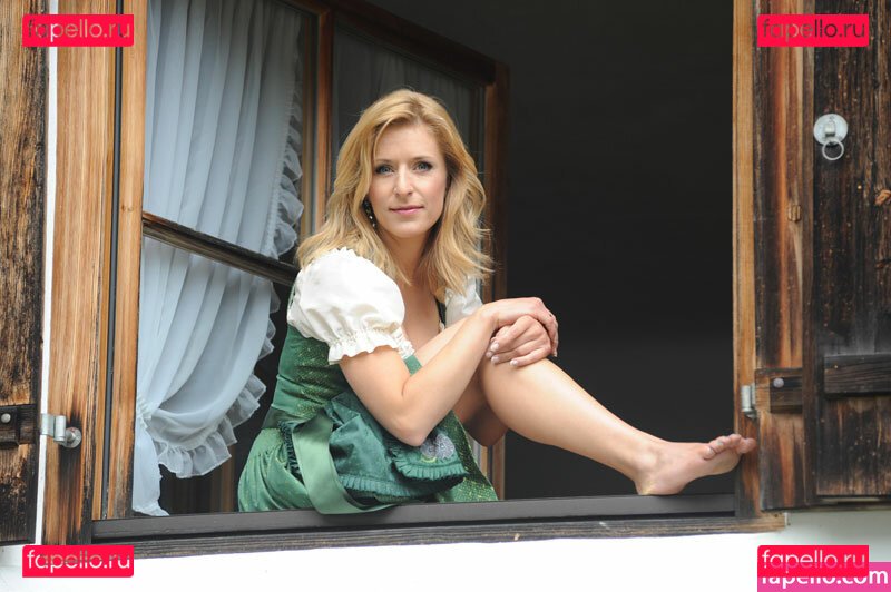 Stefanie Hertel / stefanie.hertel Onlyfans Photo Gallery 