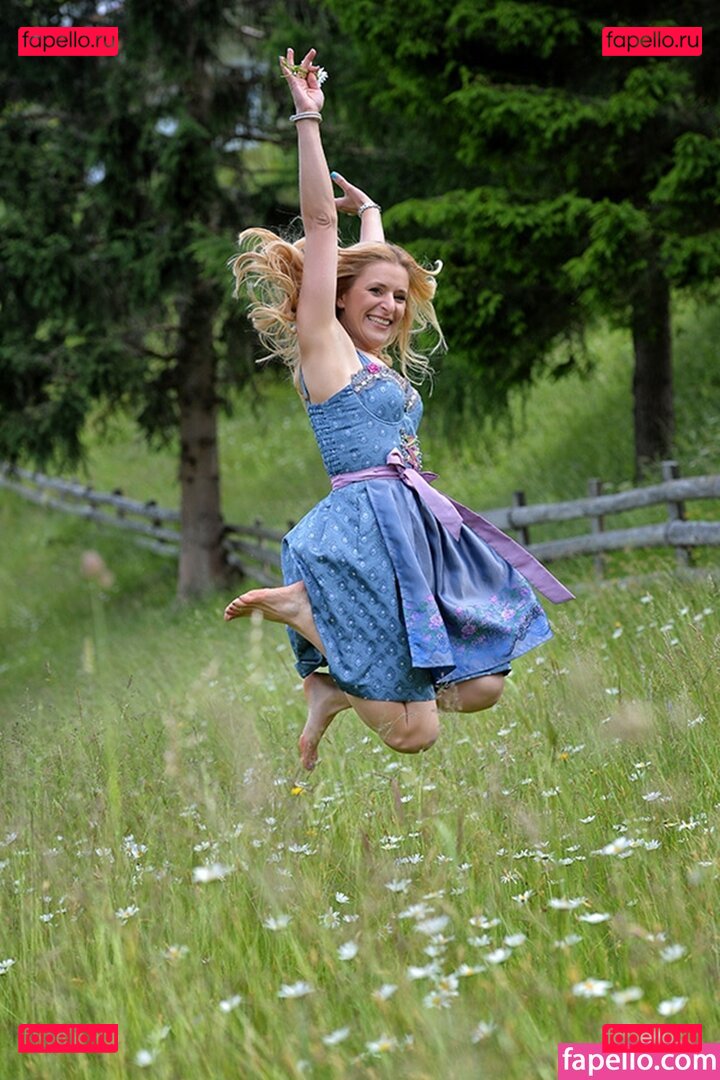 Stefanie Hertel / stefanie.hertel Onlyfans Photo Gallery 