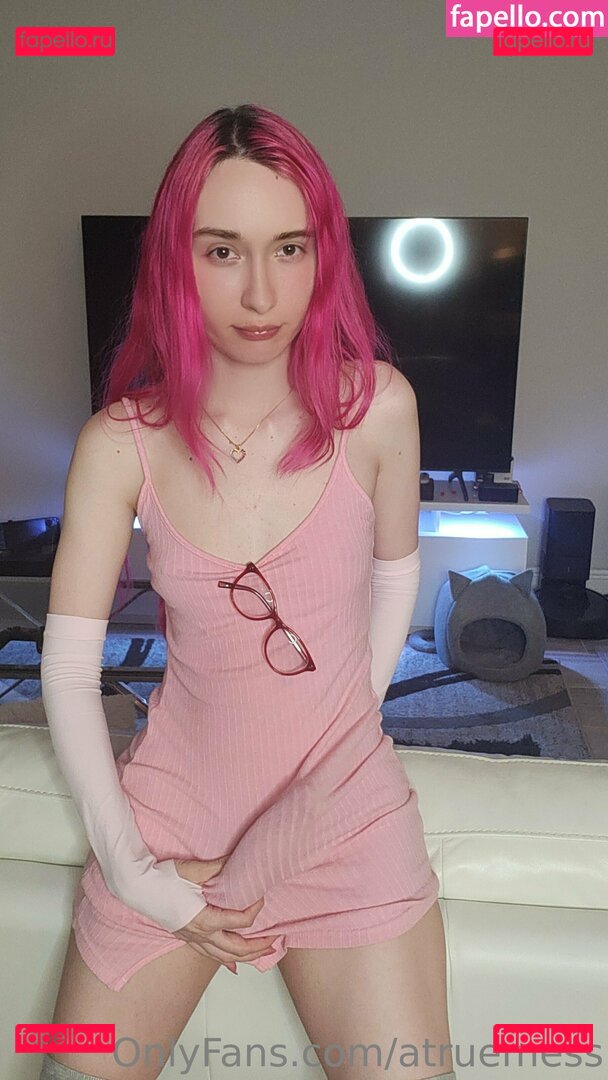 Ahegao Succubus / atruemess Onlyfans Photo Gallery 