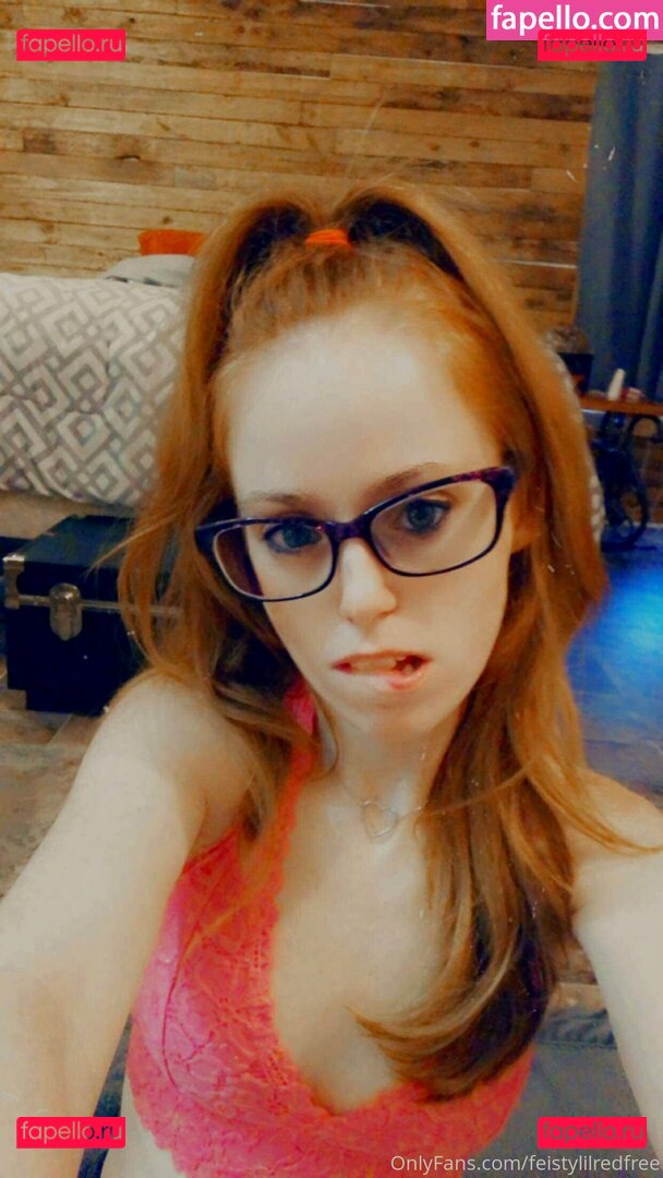 feistylilredfree Onlyfans Photo Gallery 