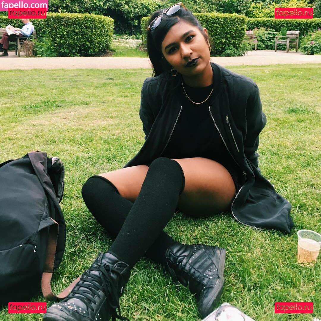Ash Sarkar / ayocaesar Onlyfans Photo Gallery 