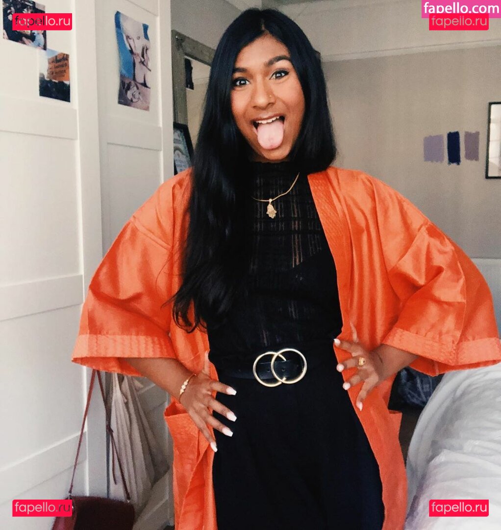 Ash Sarkar / ayocaesar Onlyfans Photo Gallery 