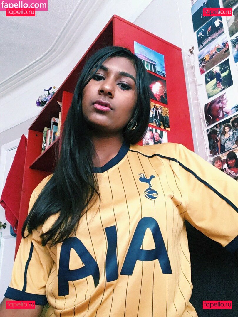 Ash Sarkar / ayocaesar Onlyfans Photo Gallery 