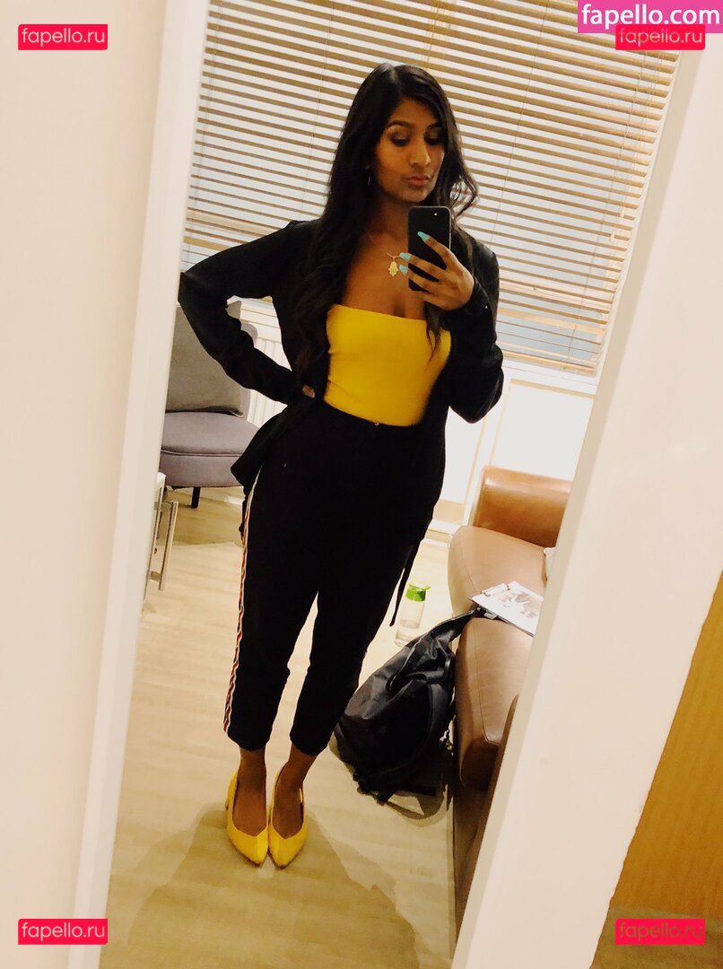 Ash Sarkar / ayocaesar Onlyfans Photo Gallery 