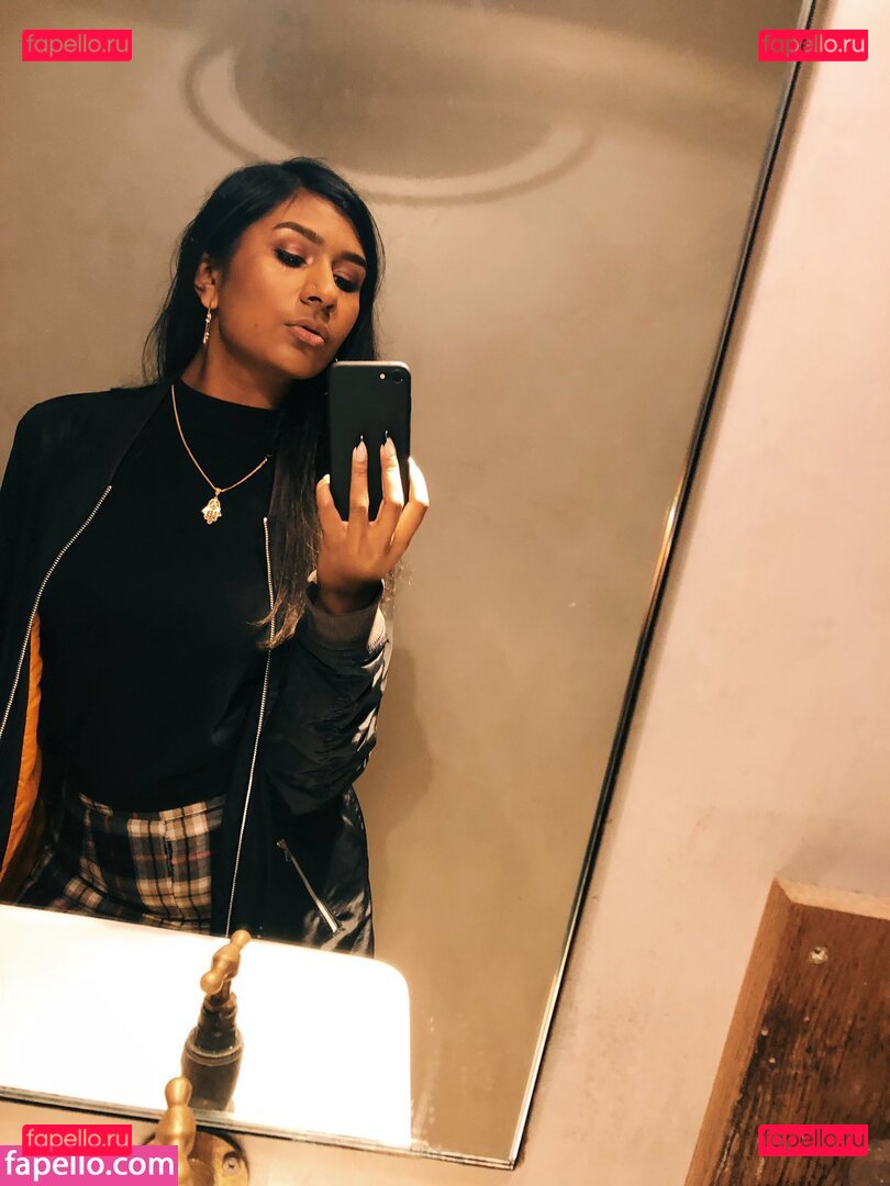 Ash Sarkar / ayocaesar Onlyfans Photo Gallery 