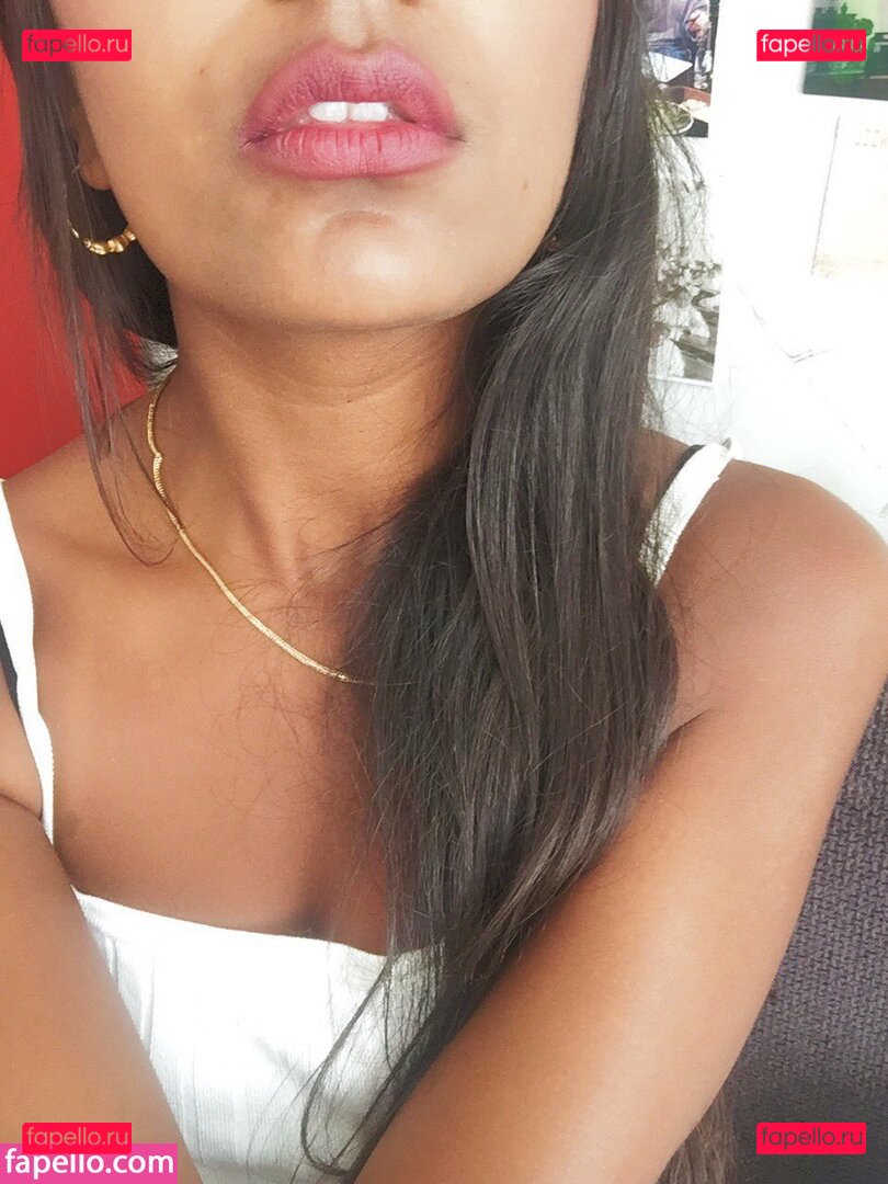 Ash Sarkar / ayocaesar Onlyfans Photo Gallery 