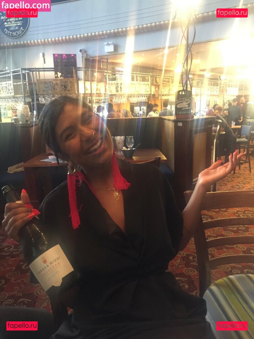 Ash Sarkar / ayocaesar Onlyfans Photo Gallery 