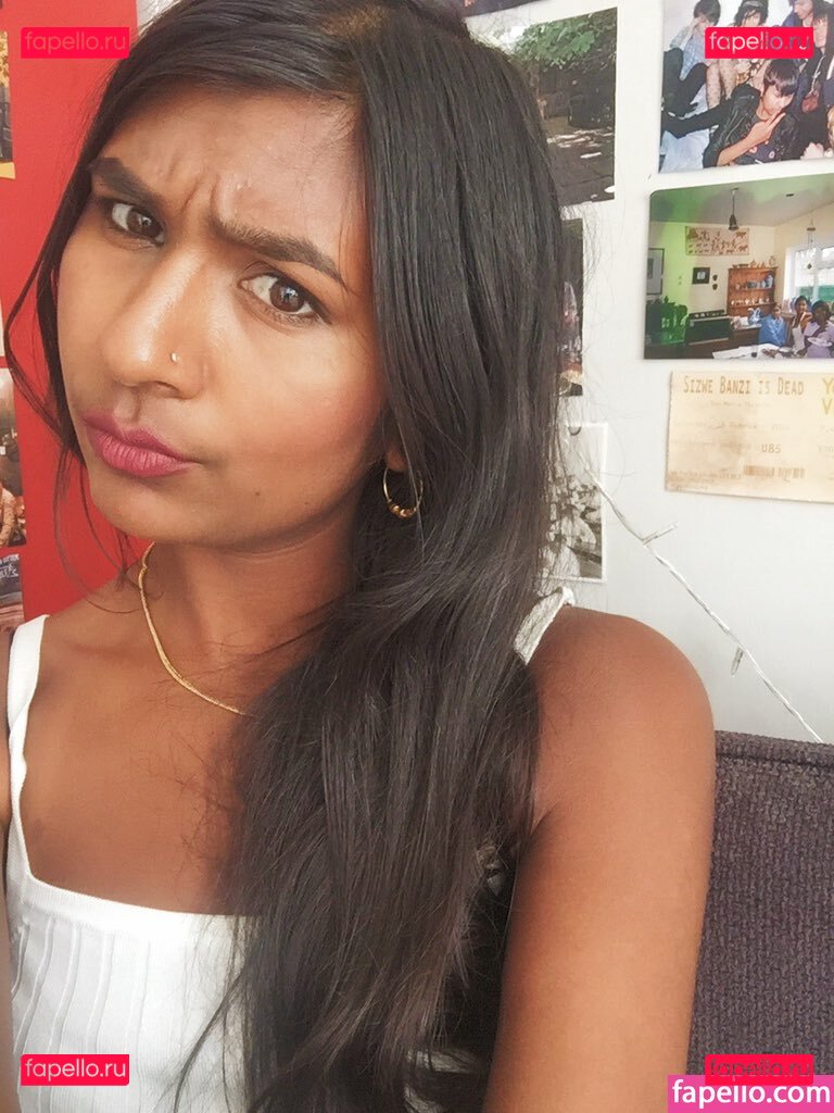 Ash Sarkar / ayocaesar Onlyfans Photo Gallery 