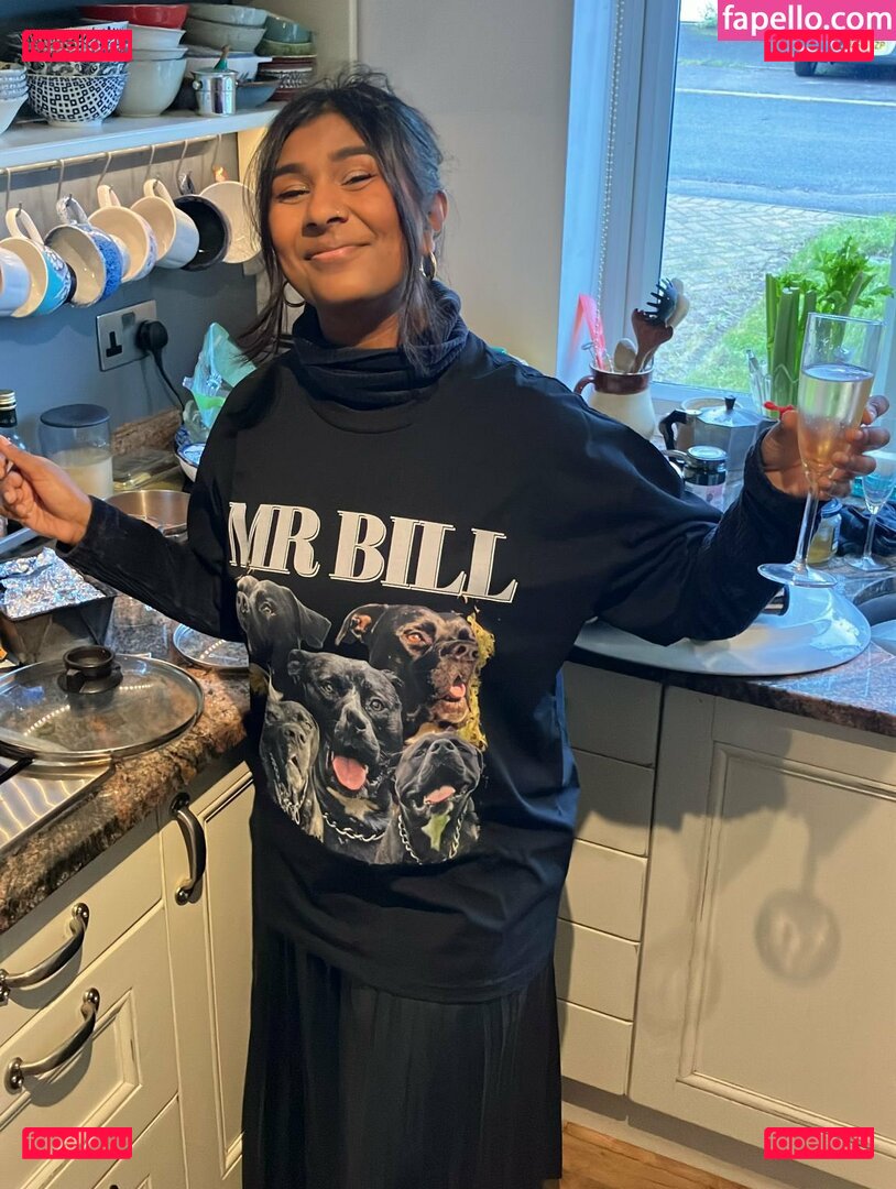 Ash Sarkar / ayocaesar Onlyfans Photo Gallery 