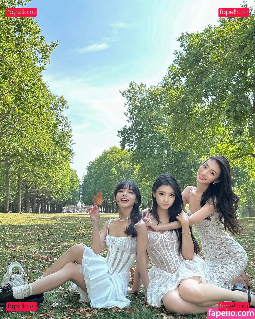 zigechez / 紫格 Onlyfans Photo Gallery 