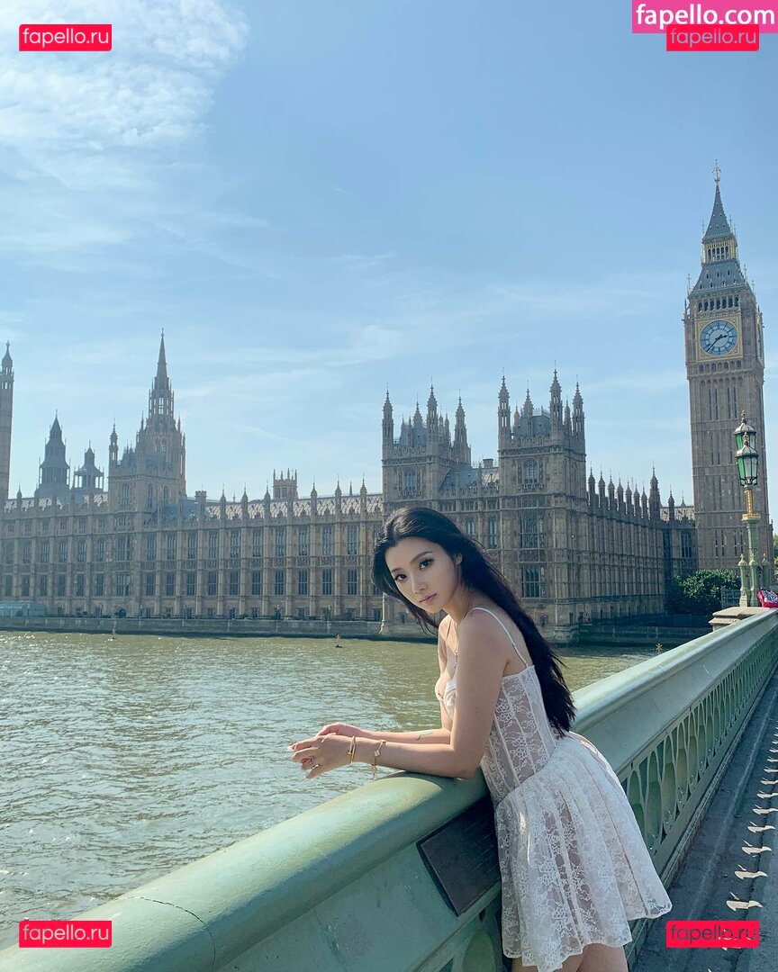 zigechez / 紫格 Onlyfans Photo Gallery 