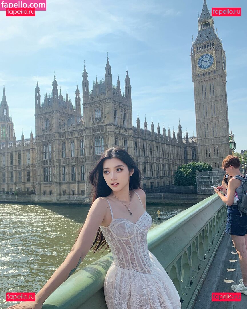 zigechez / 紫格 Onlyfans Photo Gallery 