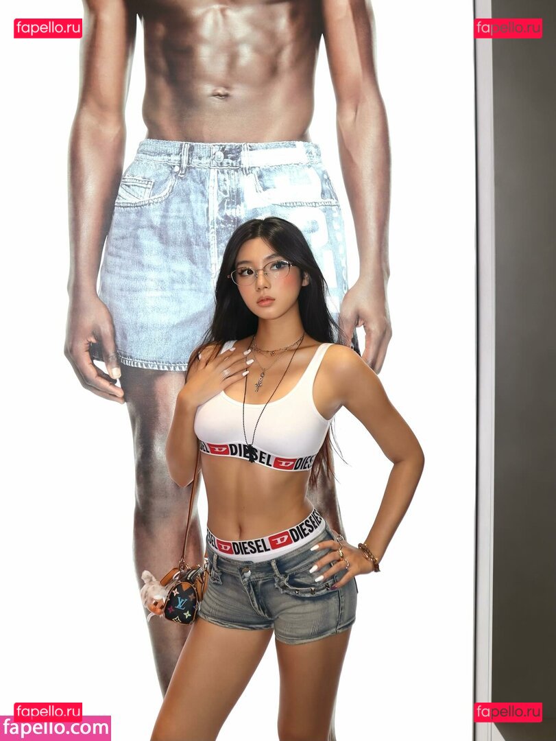 zigechez / 紫格 Onlyfans Photo Gallery 