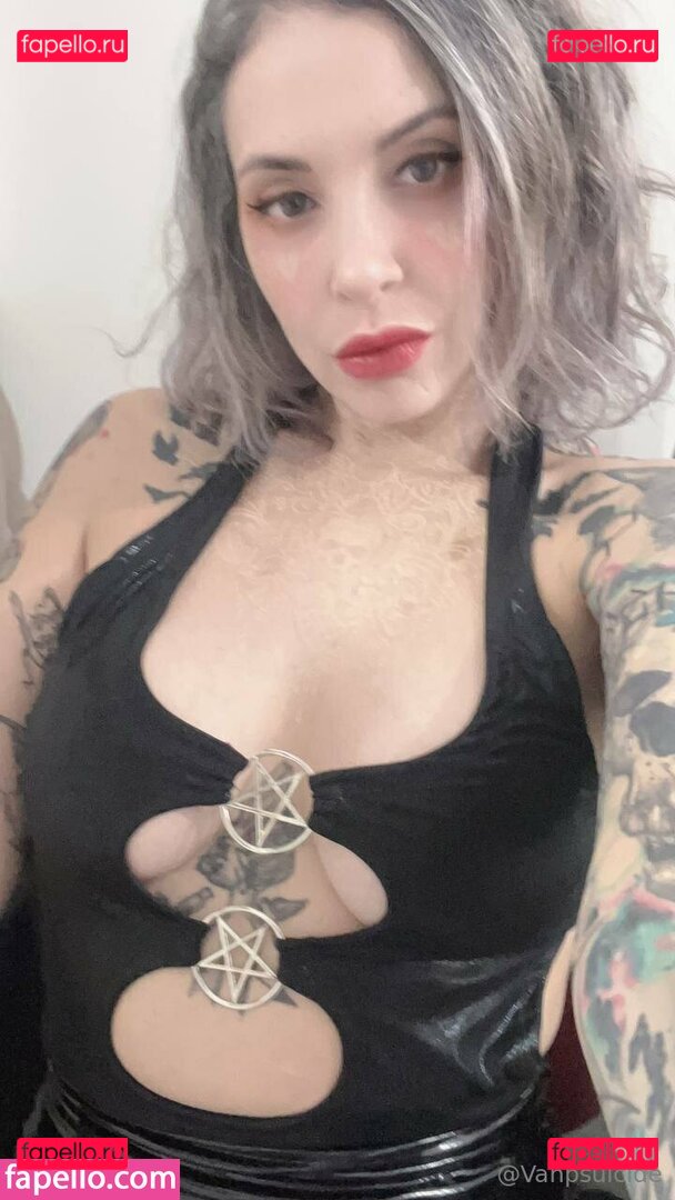 vanplive Onlyfans Photo Gallery 