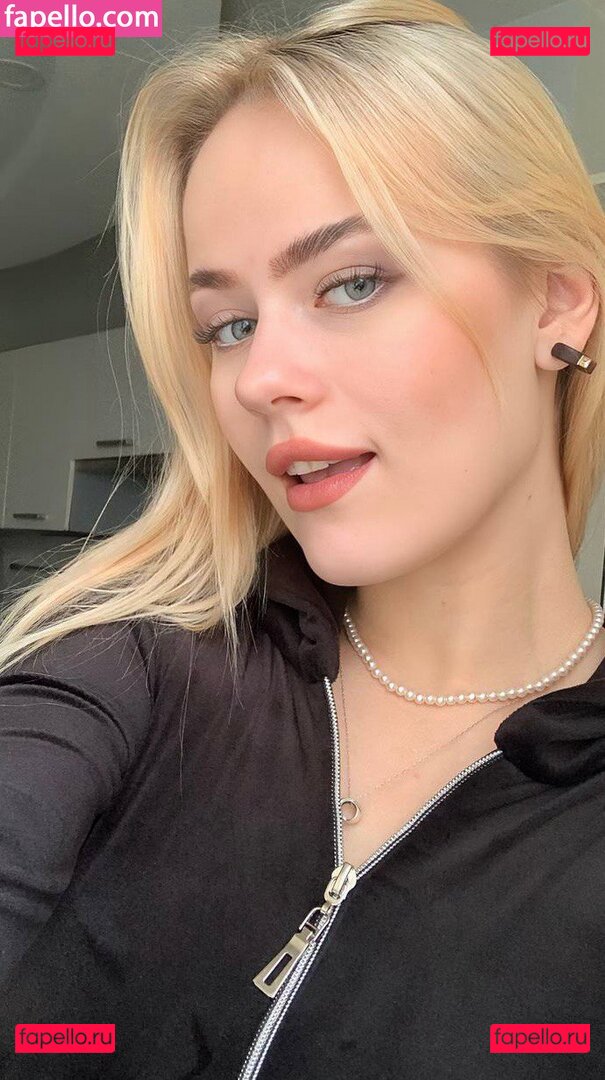 blondiepolly Onlyfans Photo Gallery 