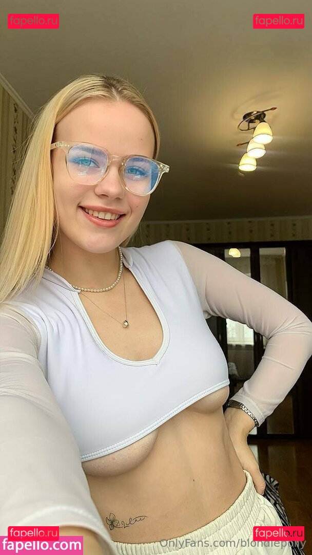 blondiepolly Onlyfans Photo Gallery 