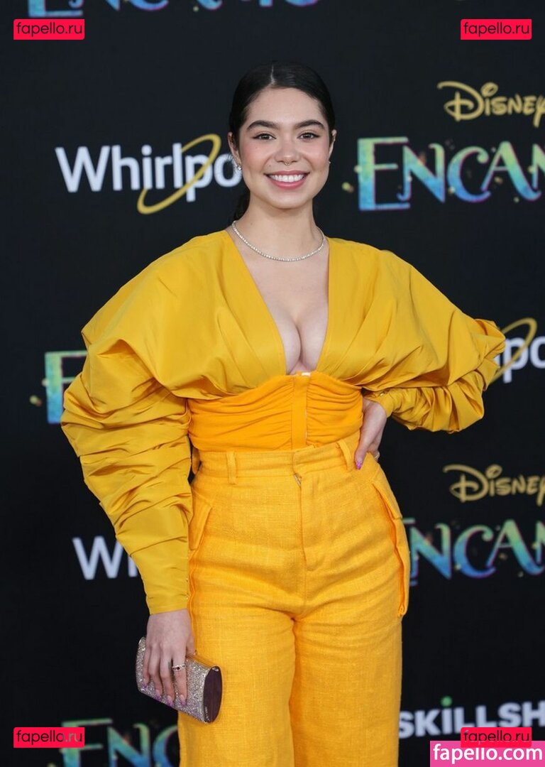 cravalho Onlyfans Photo Gallery 