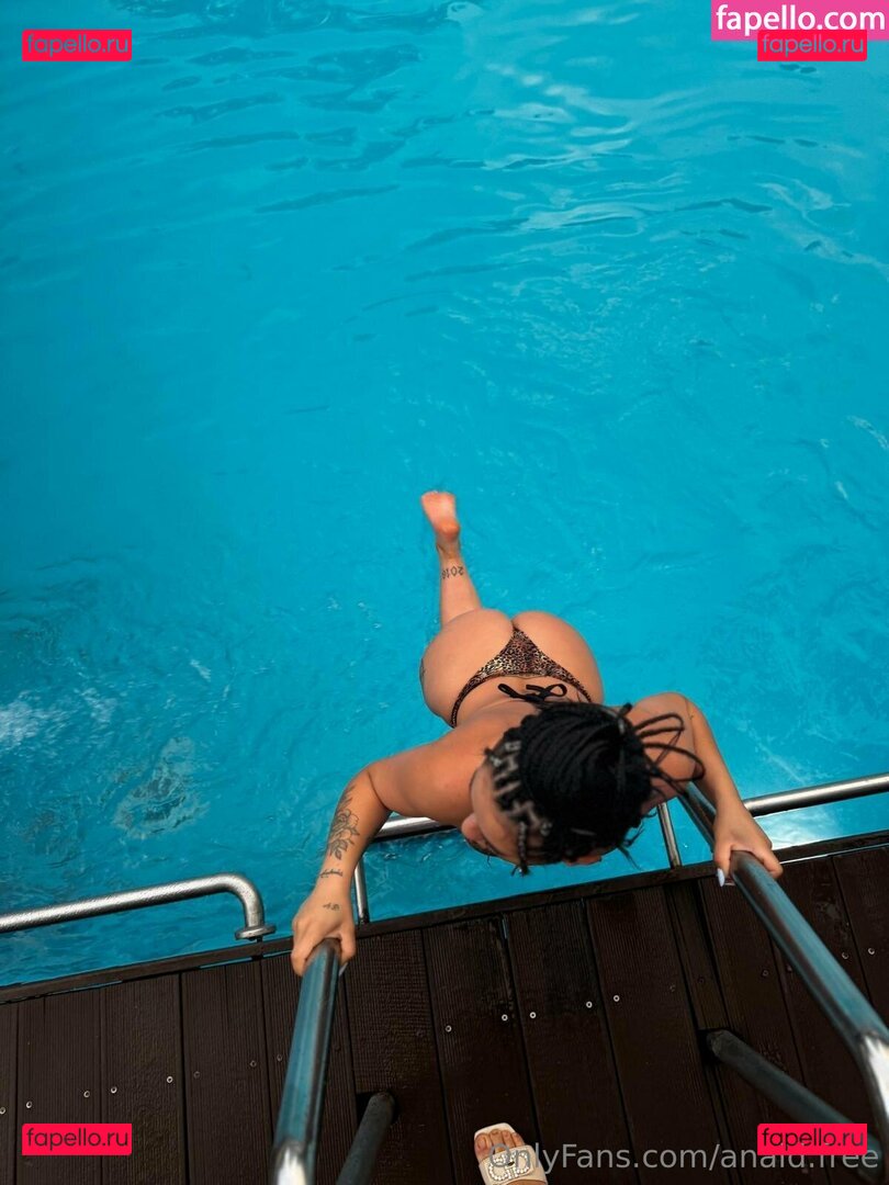 anaid.free / its.me.anaid Onlyfans Photo Gallery 