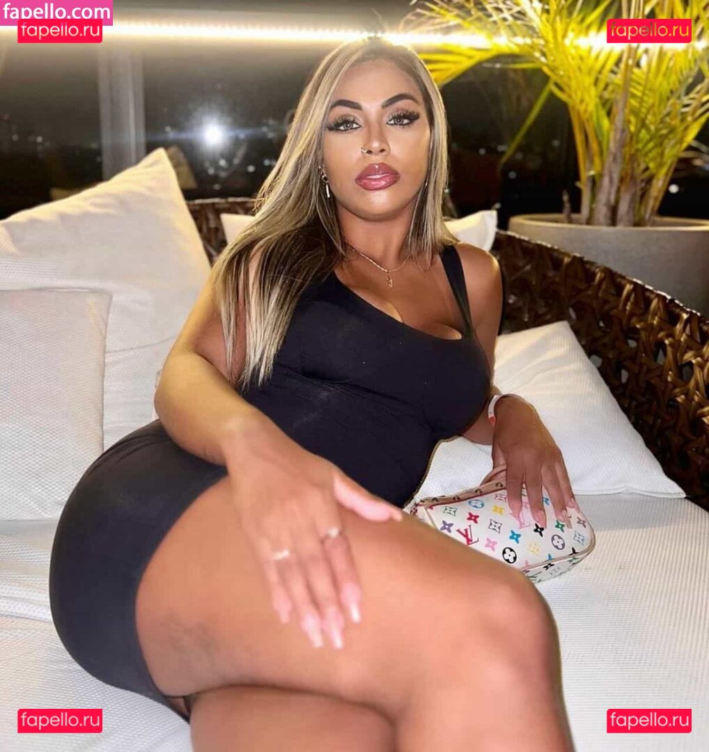 Sofia Moreno / https: / sofia_surferss / sofiamorenox Onlyfans Photo Gallery 