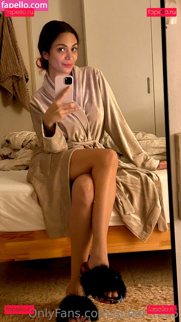 Queen Red / QueenRed66 / queen.red5 Onlyfans Photo Gallery 