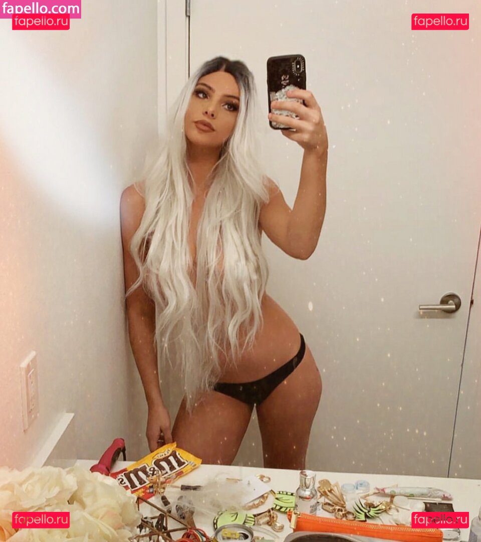 Lele Pons / lelepons Onlyfans Photo Gallery 