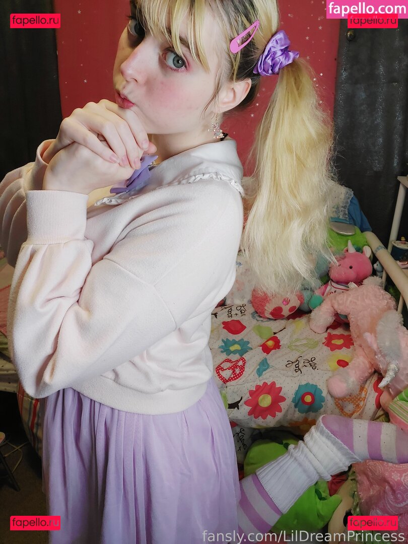 LilDreamPrincess / teenyrinne Onlyfans Photo Gallery 