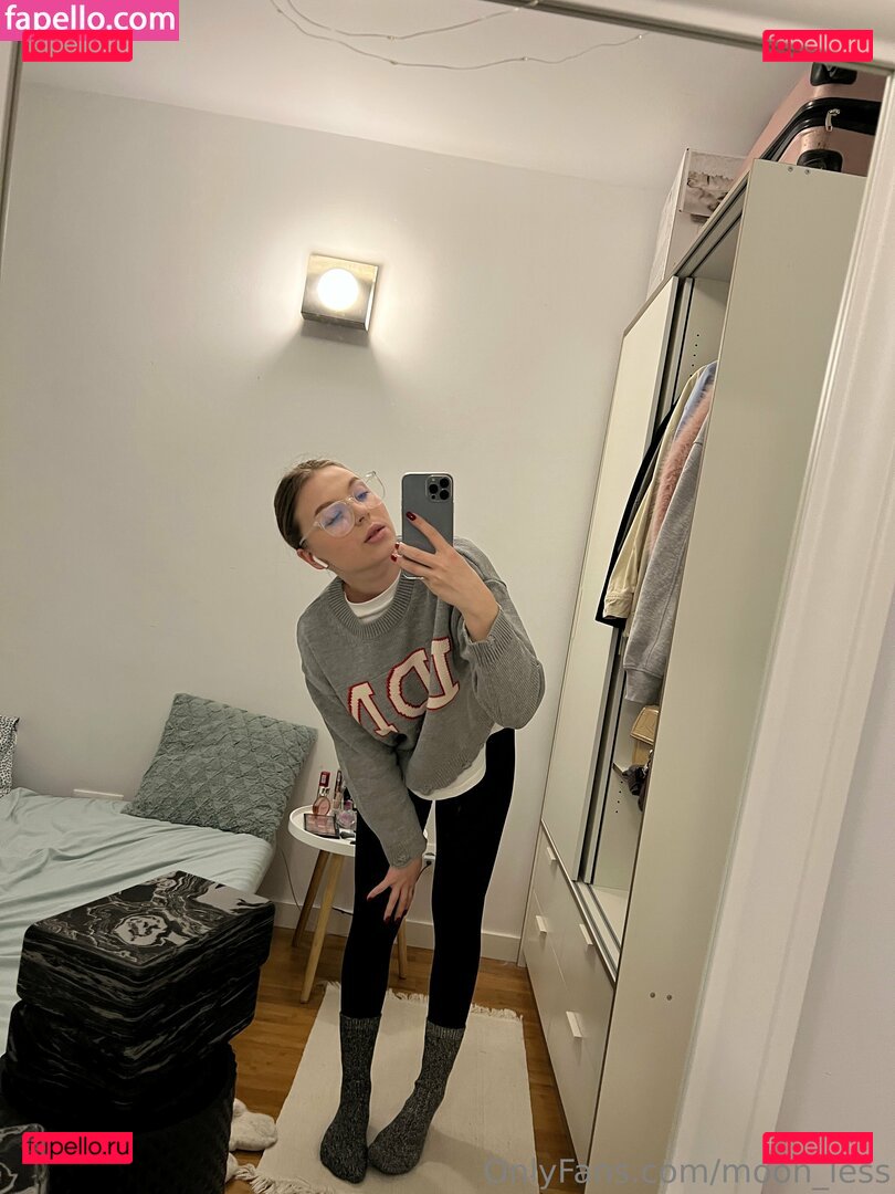 Kleo / moon_less / moonless_sa Onlyfans Photo Gallery 