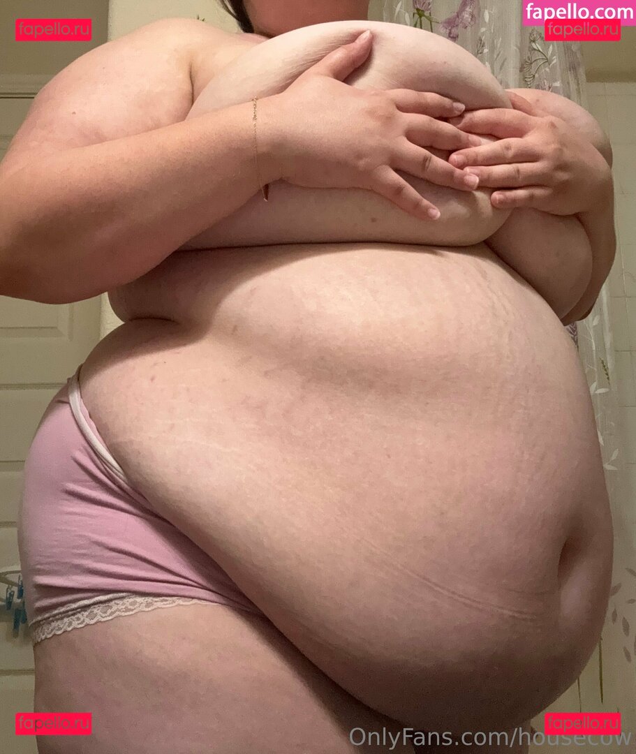 flowertowncharm / housecow Onlyfans Photo Gallery 