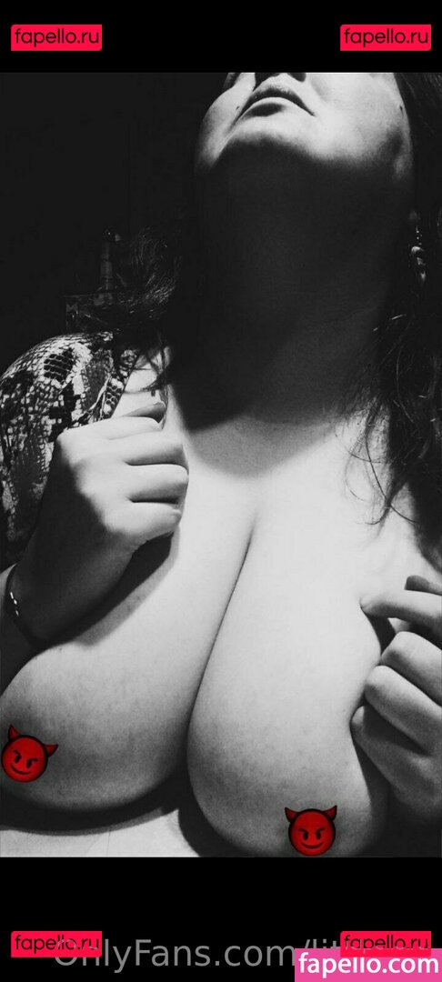 littleori Onlyfans Photo Gallery 