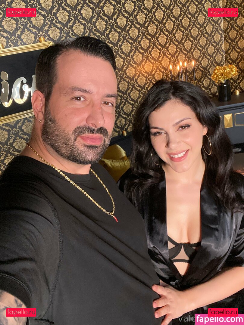 instavalentinanappi / valenappi Onlyfans Photo Gallery 
