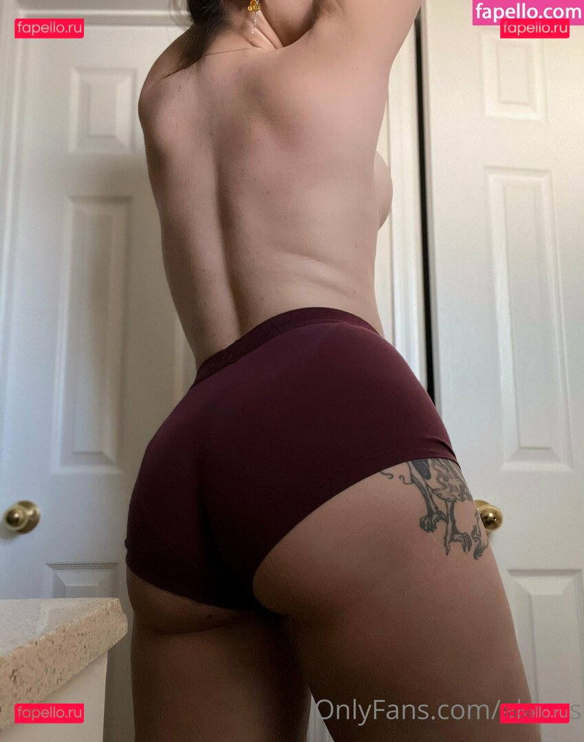 AKrCos / Amanda Kristi Onlyfans Photo Gallery 