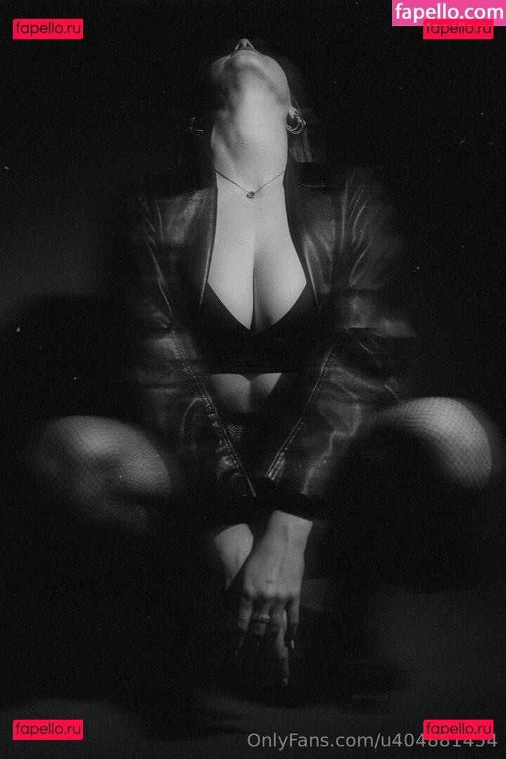 your_baby_model Onlyfans Photo Gallery 